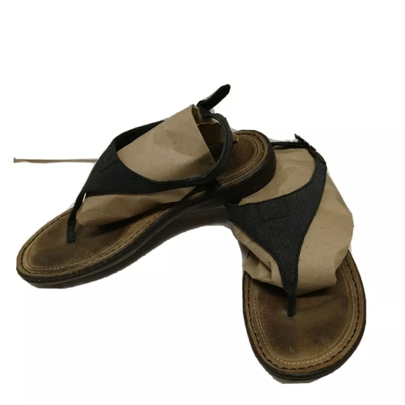 UGG Women's Sefina 3132 Brown Leather Thong Sandals SZ US 8 Great Condition - Picture 2 of 4